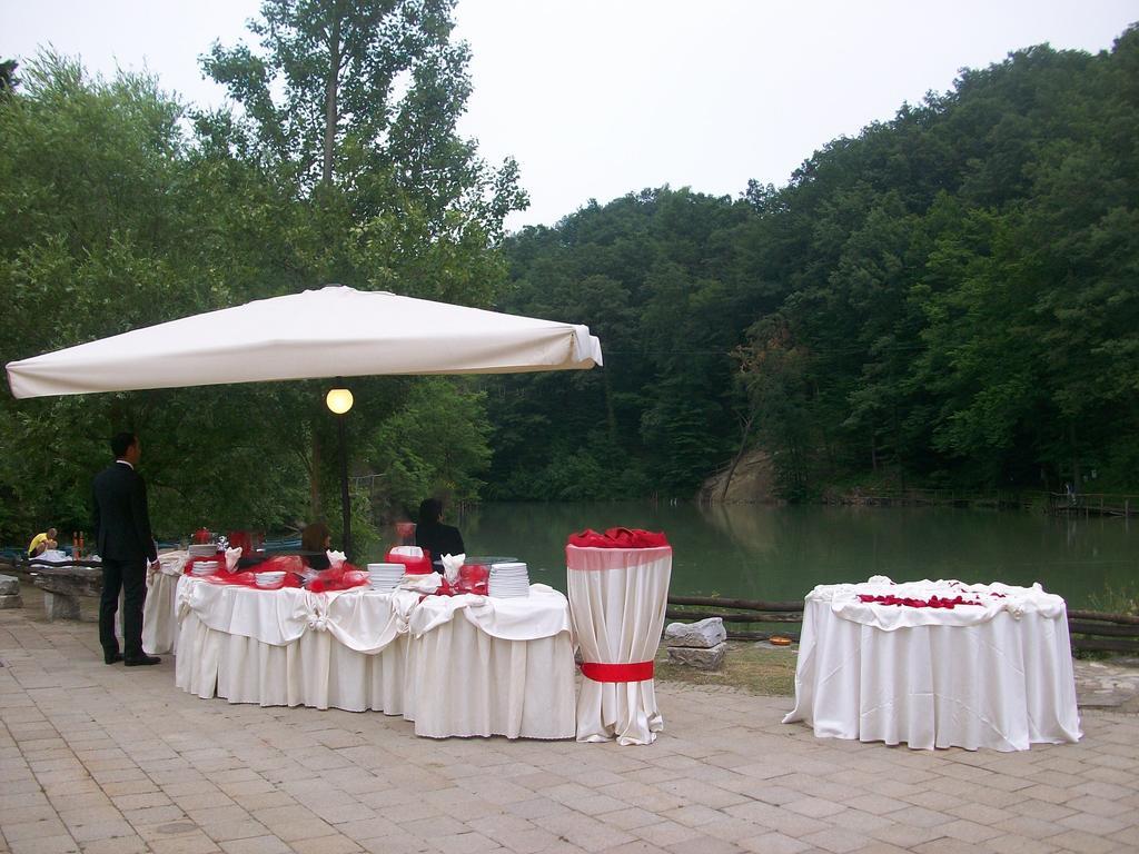 Parco Matildico Di Montalto Hotel Cadelbosco di Sopra Eksteriør billede