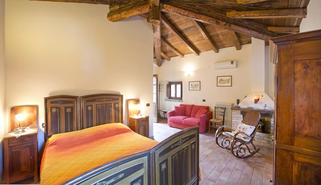 Parco Matildico Di Montalto Hotel Cadelbosco di Sopra Værelse billede